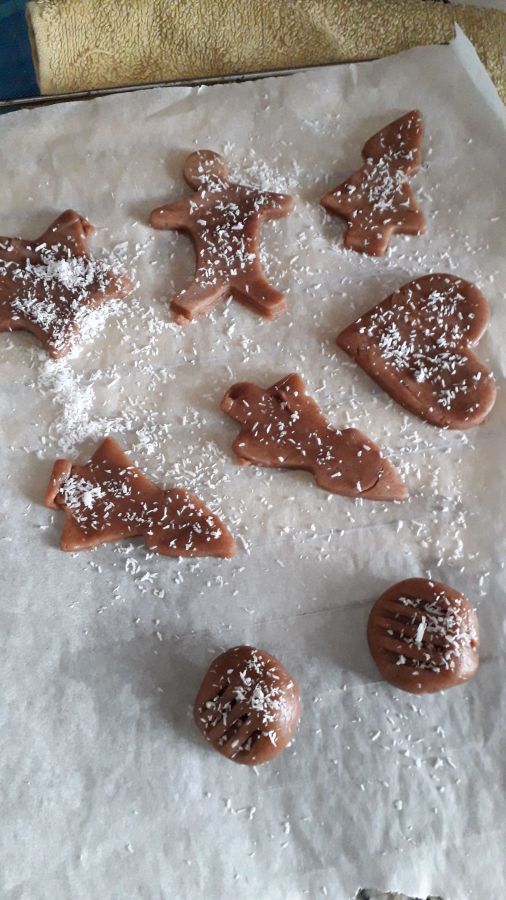 Dia da Restauração da linha: bolachas a 4&nbsp;mãos